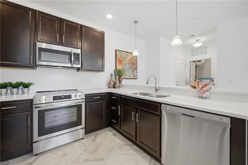 Photo 11 of 37 residential for sale in Virginia Beach virginia