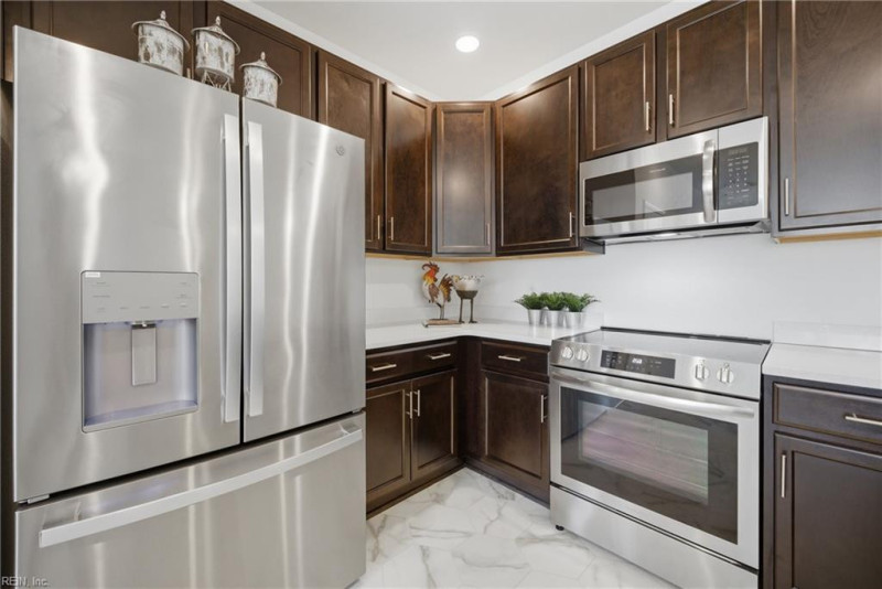 Photo 2 of 37 residential for sale in Virginia Beach virginia