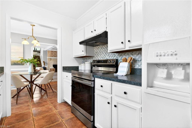 Photo 11 of 34 residential for sale in Virginia Beach virginia