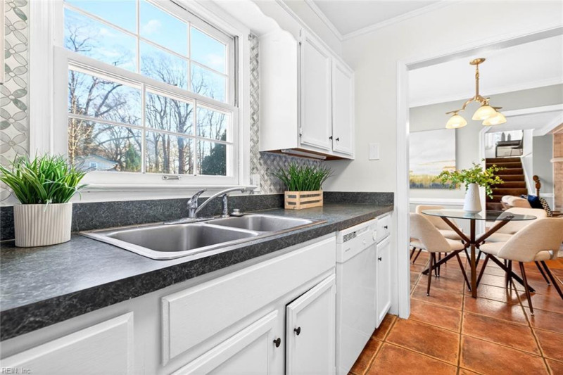 Photo 14 of 34 residential for sale in Virginia Beach virginia