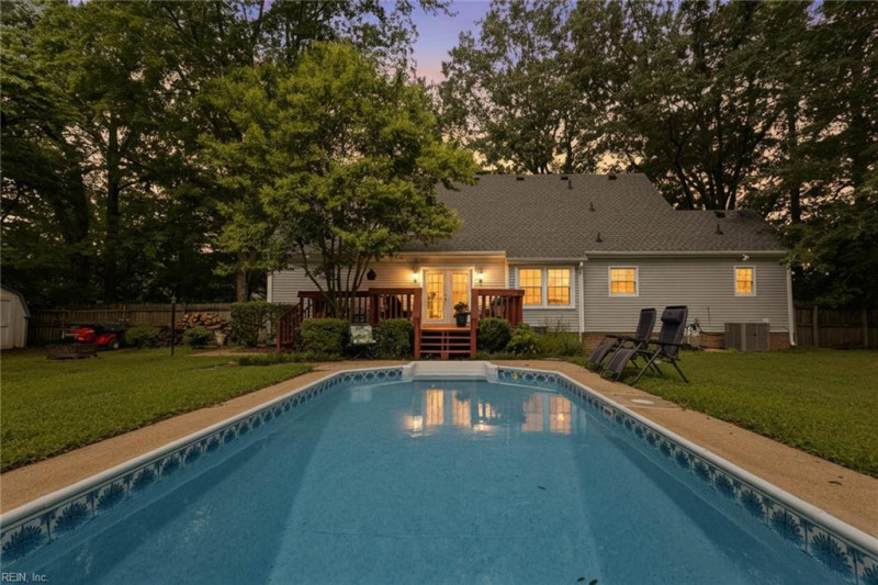 Photo 2 of 34 residential for sale in Virginia Beach virginia