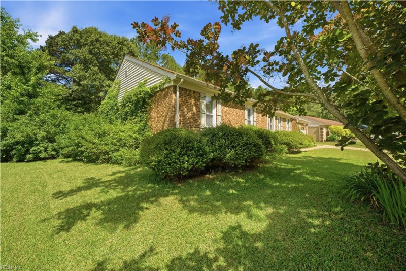 Photo 13 of 35 residential for sale in Chesapeake virginia