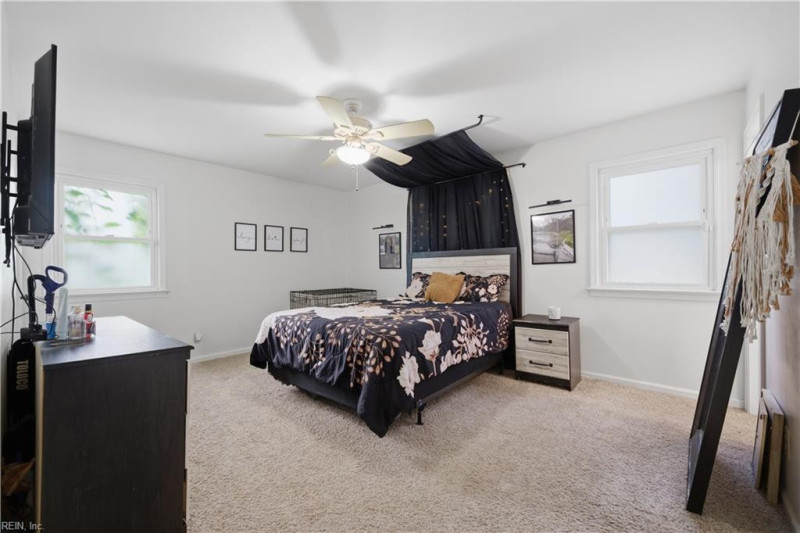 Photo 21 of 35 residential for sale in Chesapeake virginia