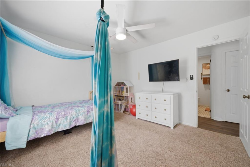 Photo 22 of 35 residential for sale in Chesapeake virginia
