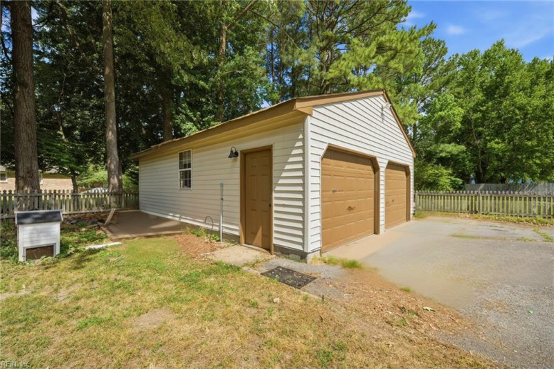 Photo 31 of 35 residential for sale in Chesapeake virginia