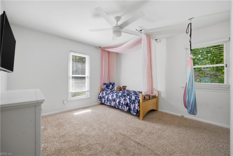 Photo 6 of 35 residential for sale in Chesapeake virginia