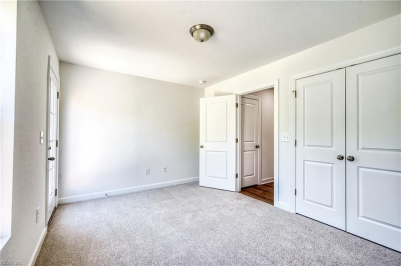 Photo 4 of 27 residential for sale in Virginia Beach virginia