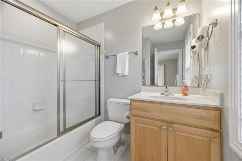 Photo 17 of 49 residential for sale in Virginia Beach virginia