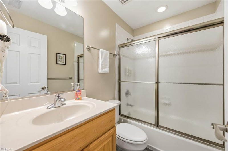 Photo 7 of 49 residential for sale in Virginia Beach virginia