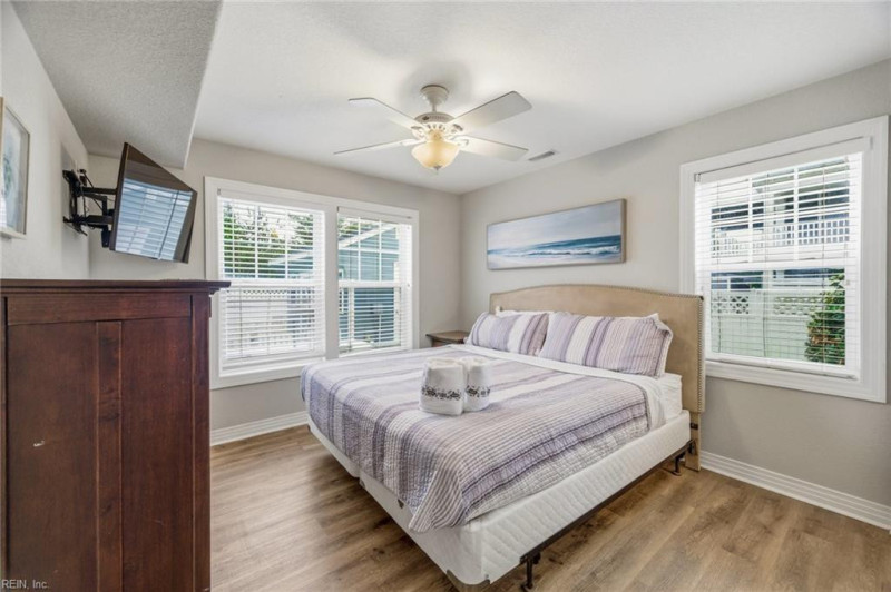 Photo 8 of 49 residential for sale in Virginia Beach virginia
