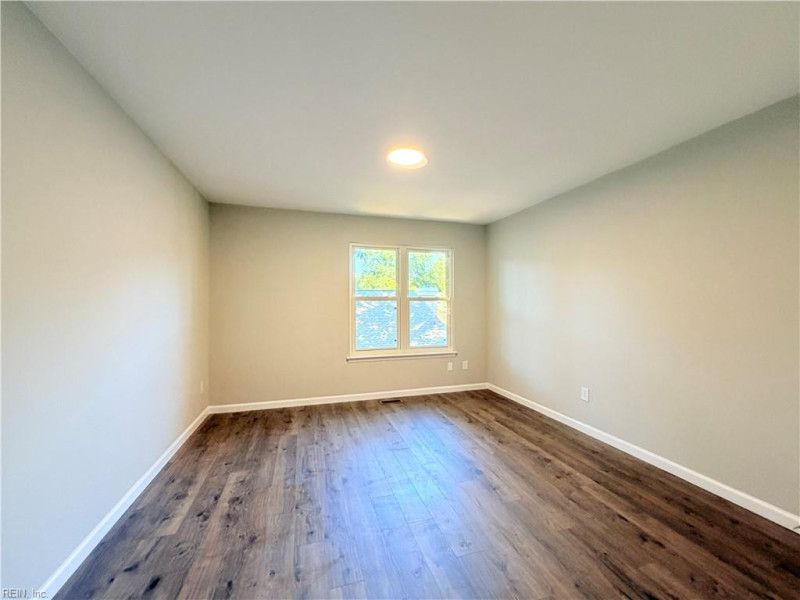 Photo 4 of 25 residential for sale in Virginia Beach virginia