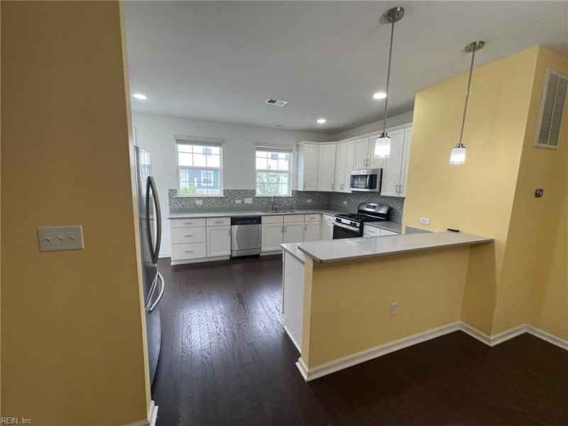Photo 3 of 11 residential for sale in Virginia Beach virginia
