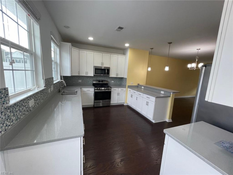 Photo 5 of 11 residential for sale in Virginia Beach virginia