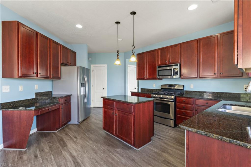 Photo 13 of 45 residential for sale in Chesapeake virginia