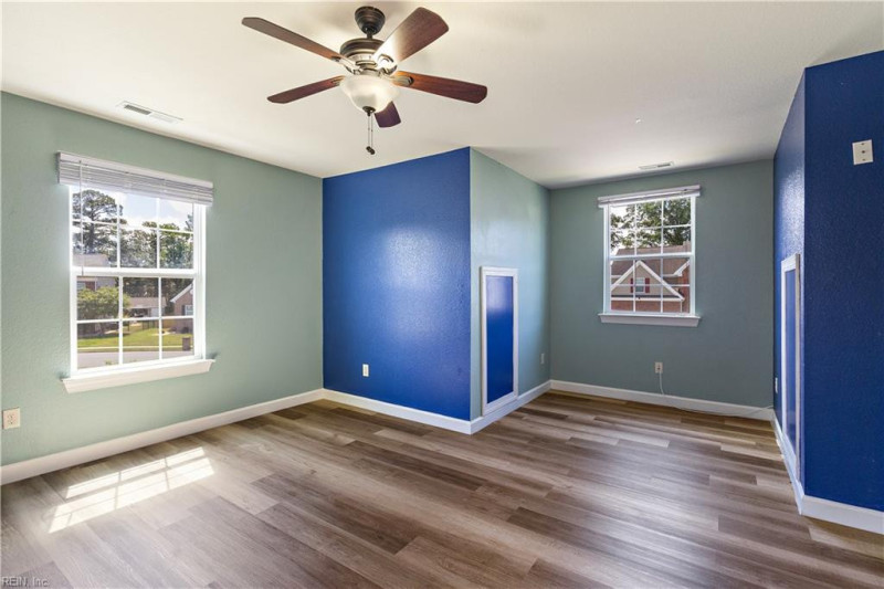 Photo 24 of 45 residential for sale in Chesapeake virginia