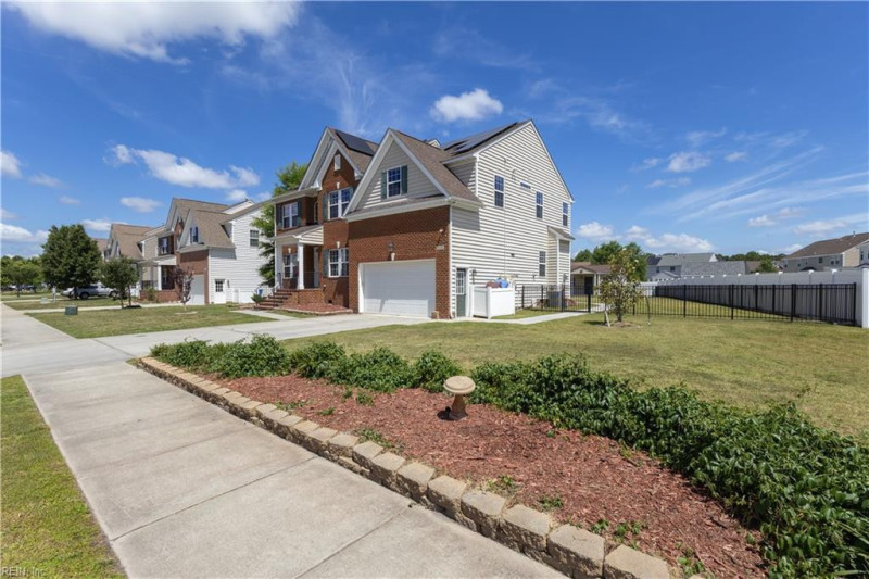 Photo 3 of 45 residential for sale in Chesapeake virginia