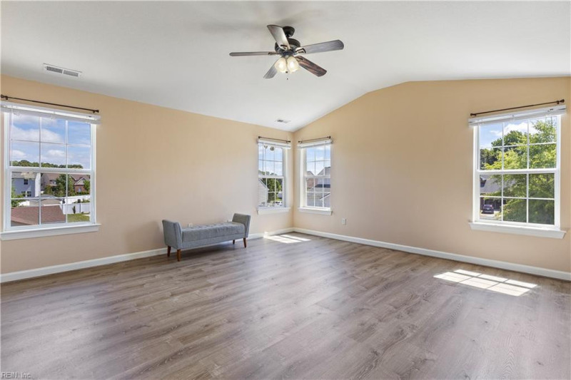 Photo 32 of 45 residential for sale in Chesapeake virginia