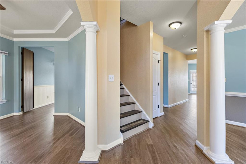 Photo 4 of 45 residential for sale in Chesapeake virginia