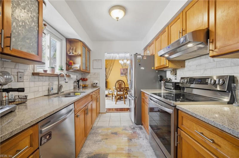 Photo 11 of 29 residential for sale in Virginia Beach virginia