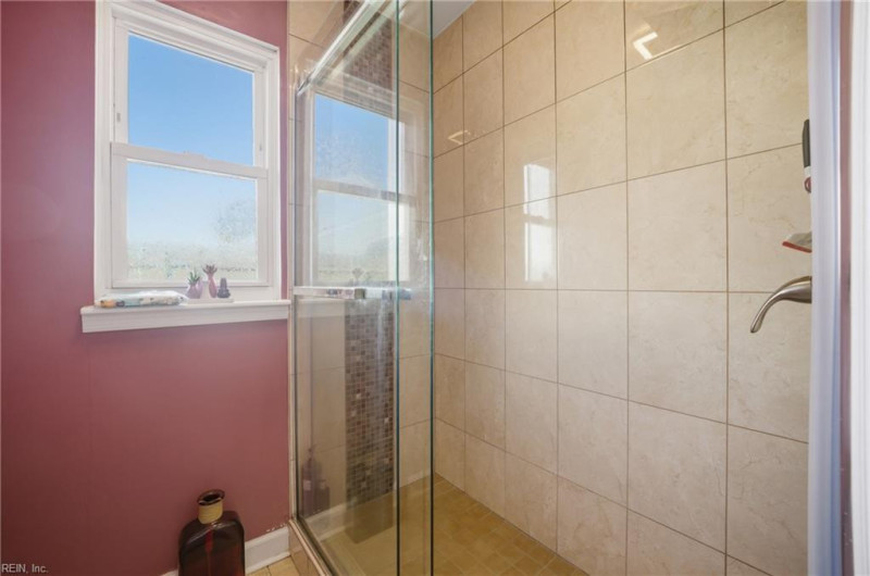 Photo 13 of 29 residential for sale in Virginia Beach virginia