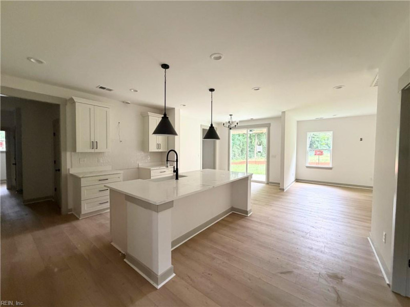 Photo 4 of 26 residential for sale in Chesapeake virginia