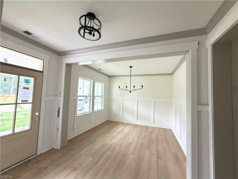 Photo 6 of 26 residential for sale in Chesapeake virginia