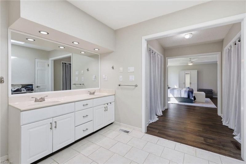 Photo 27 of 37 residential for sale in Virginia Beach virginia