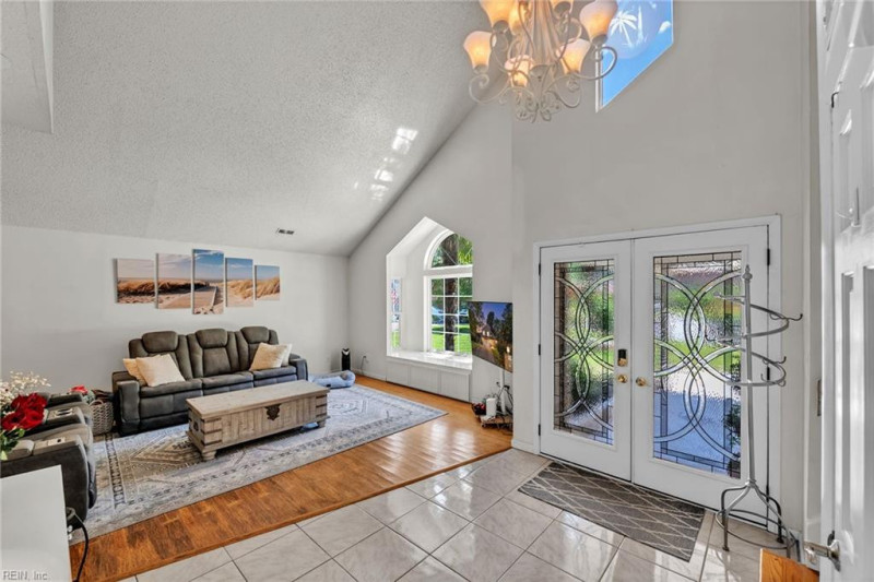 Photo 10 of 44 residential for sale in Virginia Beach virginia