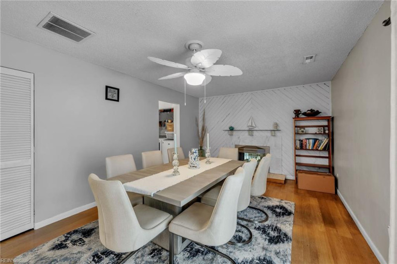 Photo 16 of 44 residential for sale in Virginia Beach virginia