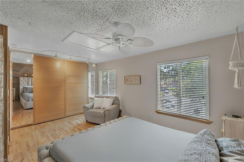 Photo 28 of 44 residential for sale in Virginia Beach virginia