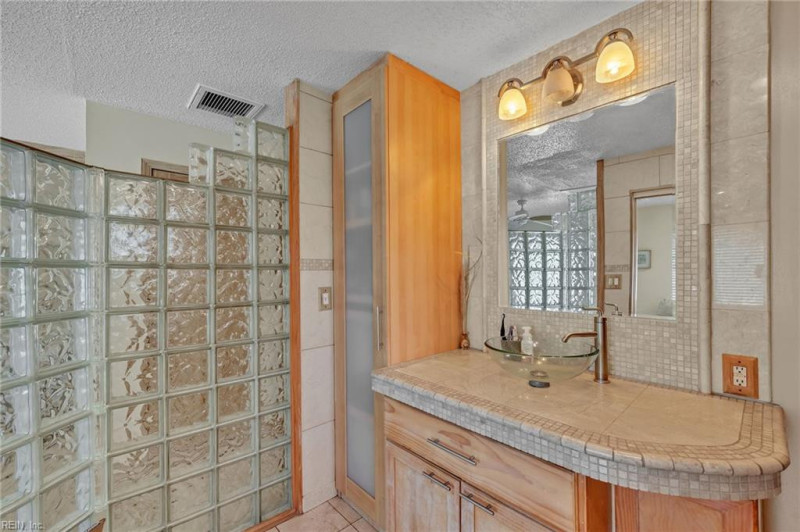 Photo 29 of 44 residential for sale in Virginia Beach virginia