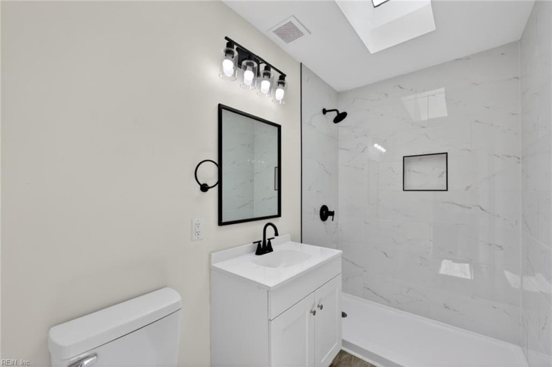Photo 12 of 42 residential for sale in Norfolk virginia