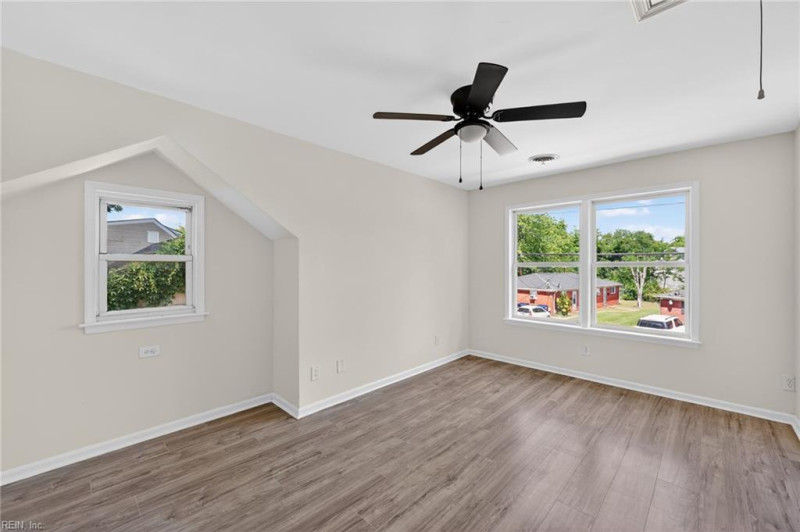 Photo 13 of 42 residential for sale in Norfolk virginia
