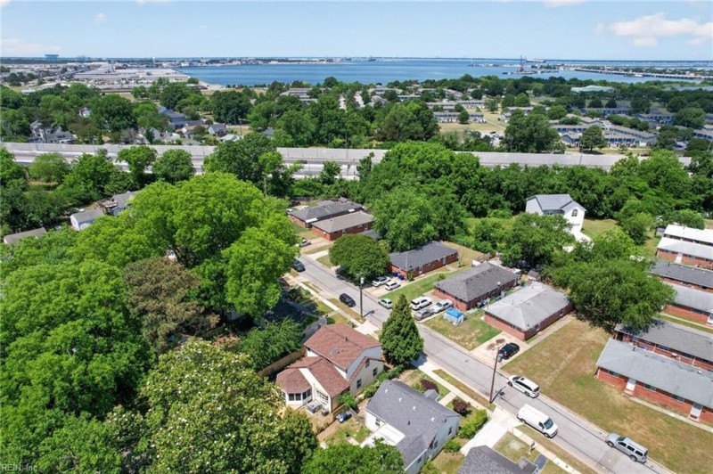 Photo 18 of 42 residential for sale in Norfolk virginia