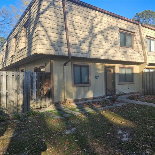 Photo 6 of 7 residential for sale in Newport News virginia