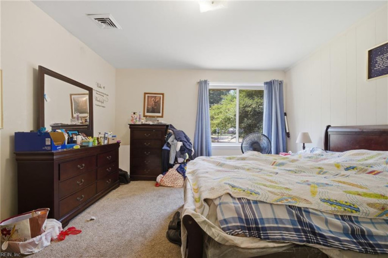 Photo 20 of 50 residential for sale in Portsmouth virginia