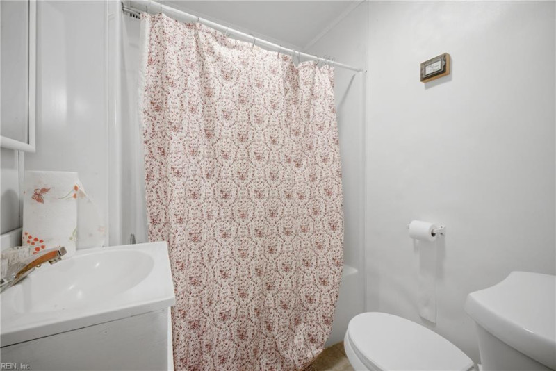 Photo 28 of 50 residential for sale in Portsmouth virginia