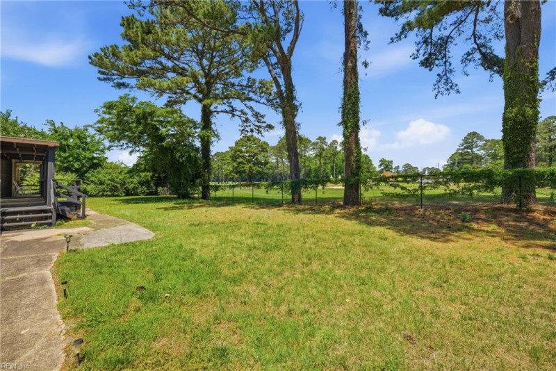 Photo 36 of 50 residential for sale in Portsmouth virginia