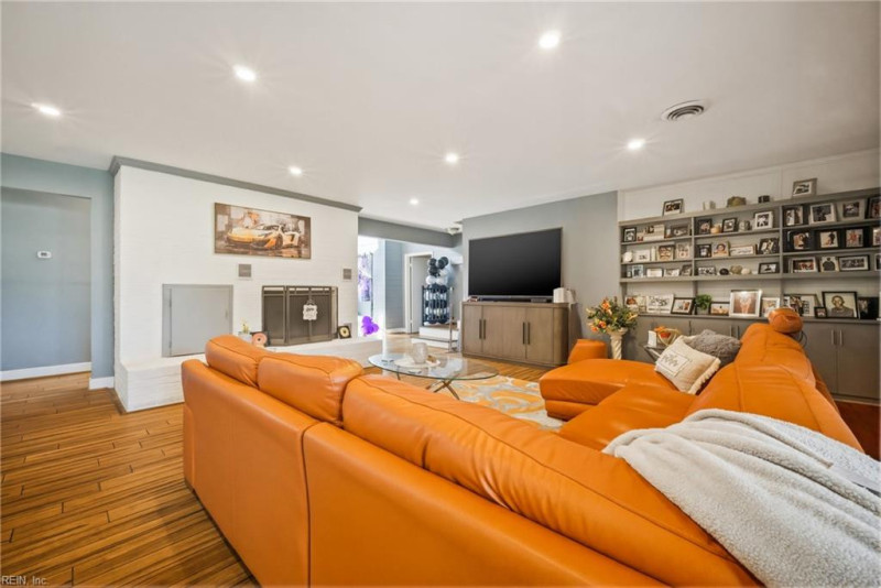 Photo 8 of 50 residential for sale in Portsmouth virginia