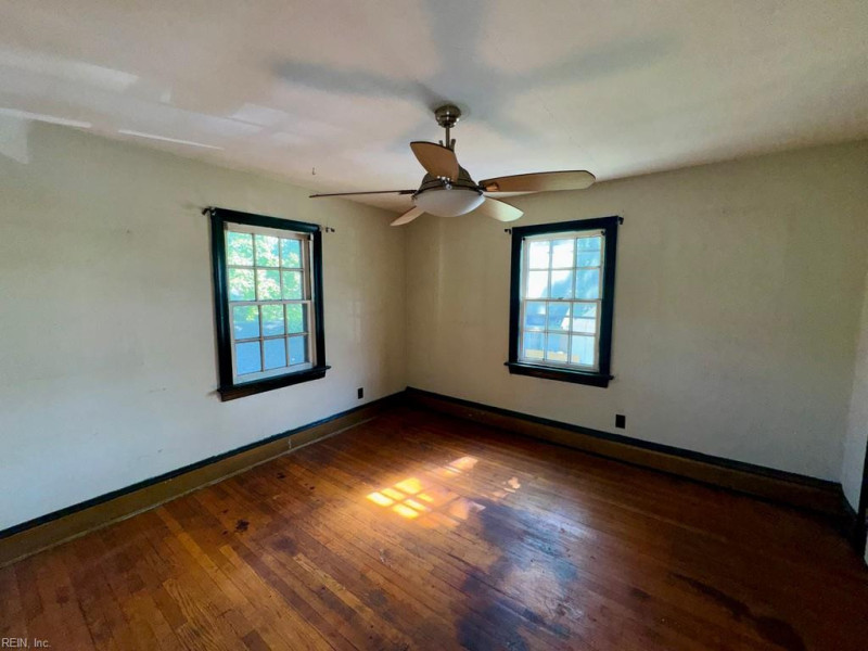 Photo 14 of 21 residential for sale in Norfolk virginia
