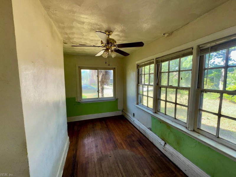 Photo 8 of 21 residential for sale in Norfolk virginia