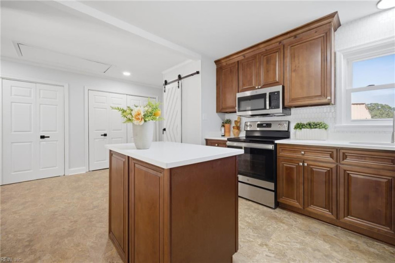 Photo 10 of 36 residential for sale in Newport News virginia
