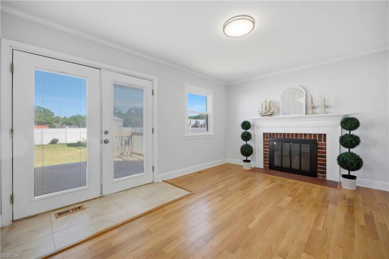 Photo 5 of 36 residential for sale in Newport News virginia