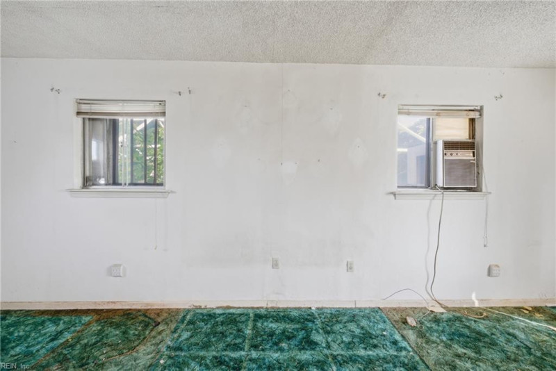 Photo 15 of 31 residential for sale in Virginia Beach virginia