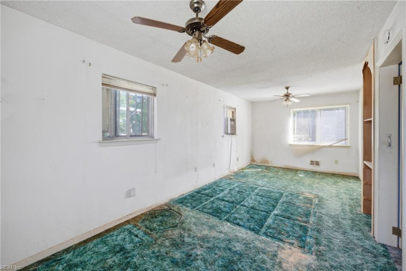 Photo 16 of 31 residential for sale in Virginia Beach virginia