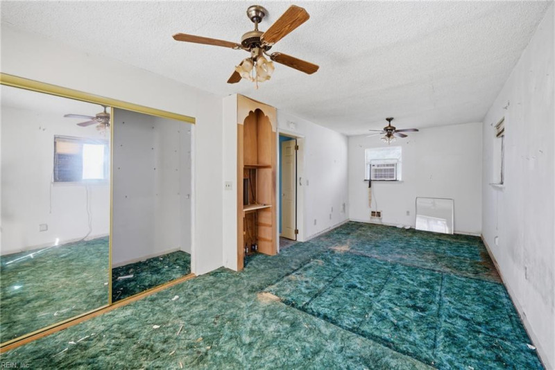 Photo 17 of 31 residential for sale in Virginia Beach virginia
