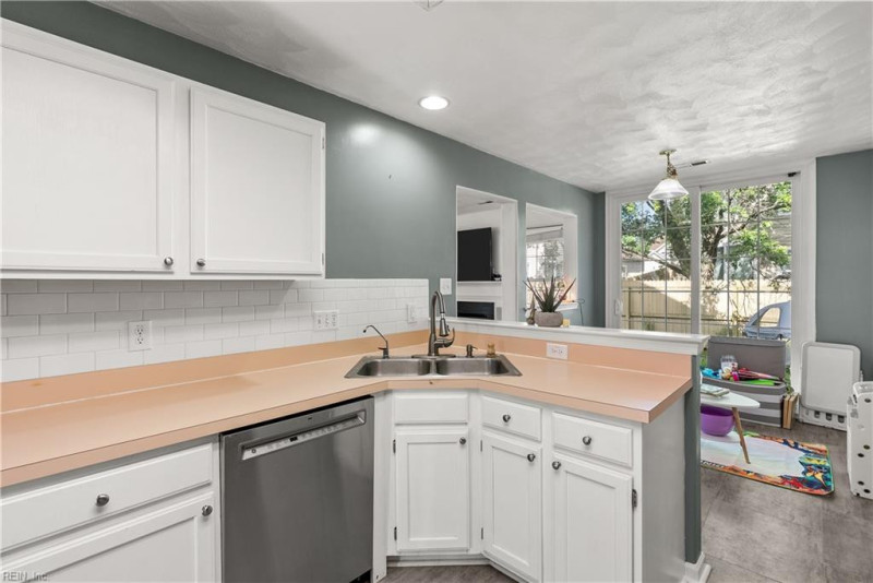 Photo 10 of 37 residential for sale in Chesapeake virginia Photo 10 of 37 residential for sale in Chesapeake virginia