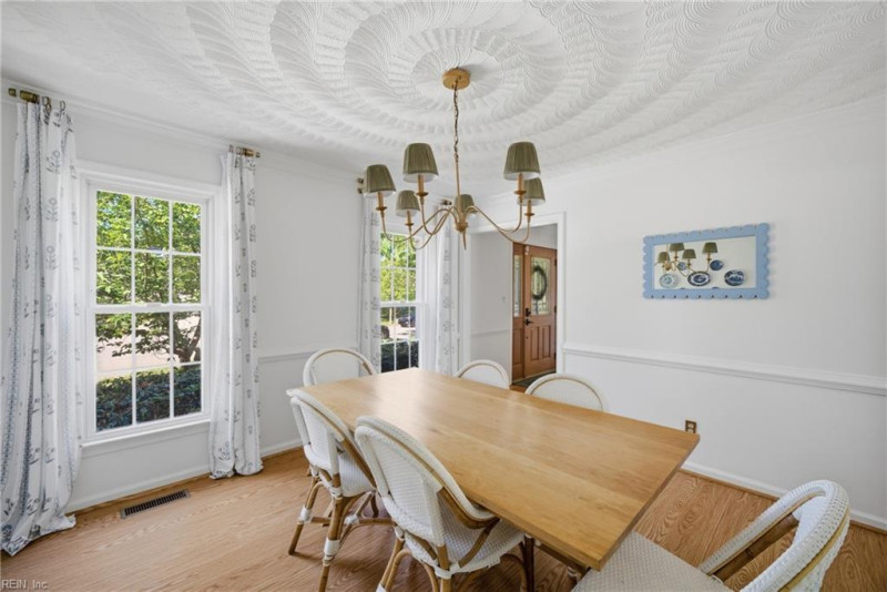 Photo 10 of 49 residential for sale in Virginia Beach virginia