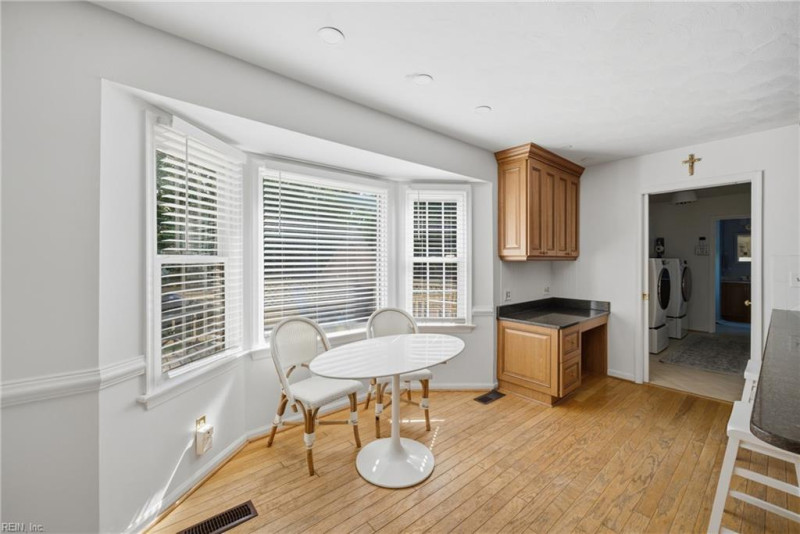 Photo 11 of 49 residential for sale in Virginia Beach virginia