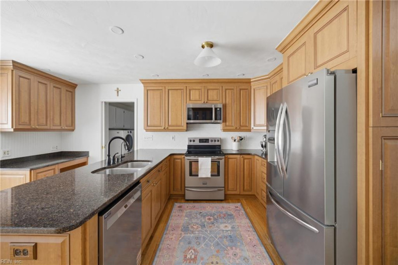 Photo 14 of 49 residential for sale in Virginia Beach virginia
